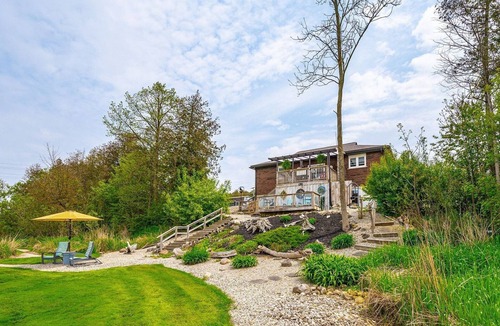 Fergus House | Beautiful Bungalow on Grand River in Fergus.