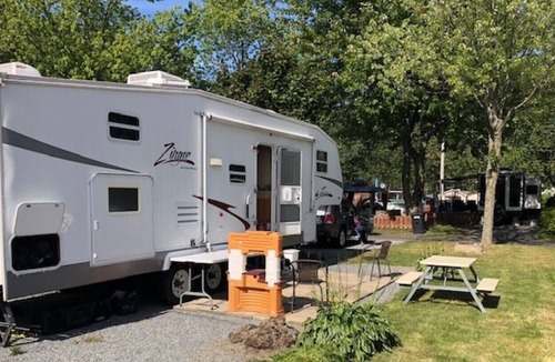 Saint-Jean-Baptiste RV Rental | beautiful caravan well maintained with all services