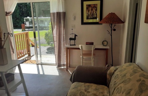 Brew Bay Cabin | Beautiful Cabin close to trails for biking/hiking several beautiful beaches.