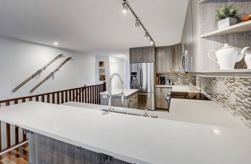 Teepee Town House | Beautiful Canmore Home with views and walk to DT