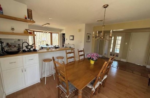 Chelsea House | Beautiful cozy house in Chelsea - w 3 bedrooms nnEnjoy, relax at Champêtre house