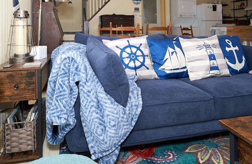 Matane House | Beautiful farmhouse in front of the magnificent St-Lawrence river!nPet-friendly