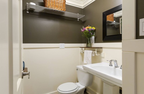 Sundre Resort | Beautiful house by the James River. Near Sundre, North Of Calgary.