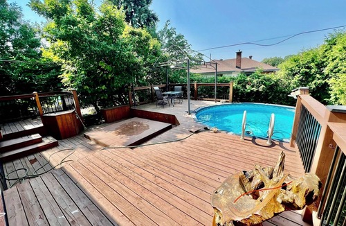 Laval House | Beautiful home Artsy+pool+deck