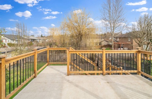 Langley House | Beautiful Home in Langley with Huge Patio