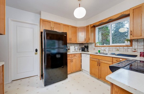 Cordova Bay House | Beautiful Home in Victoria BC