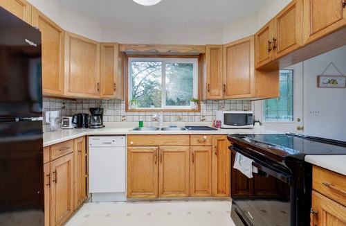 Cordova Bay House | Beautiful Home in Victoria BC