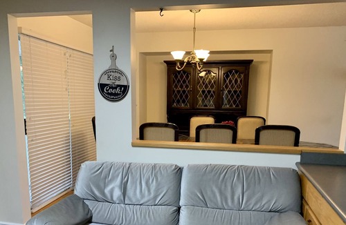 Guildford House | Beautiful home near a lake in the heart of the city!