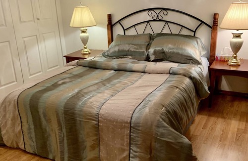 Guildford House | Beautiful home near a lake in the heart of the city!
