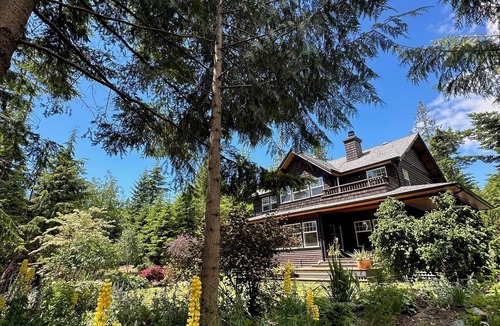 Bowen Island House | Beautiful House on Bowen Island. Pets Welcome!