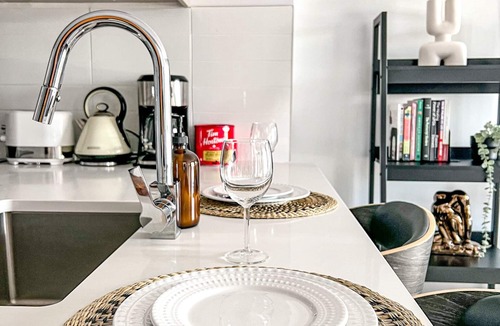 Cote-Des-Neiges—Notre-Dame-De-Grace Apartment | Beautiful King Designer Suite with Office Gym indoor Parking
