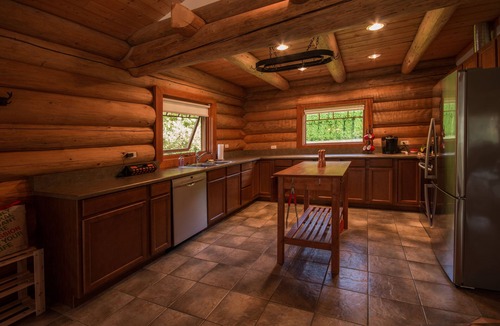 Barriere Cabin | Beautiful lakefront log cabin retreat
