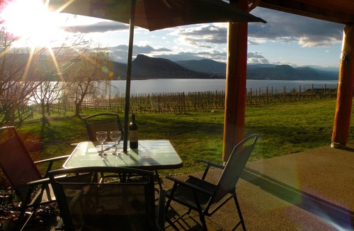 Okanagan-Similkameen House | Beautiful lakefront vineyard in the heart of Okanagan wine country , 2BR suite