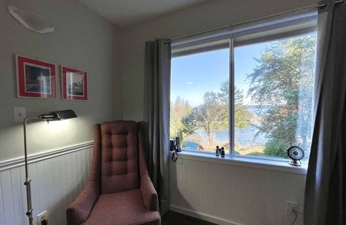 Yellow Point House | Beautiful large home on the ocean - stunning views great beach