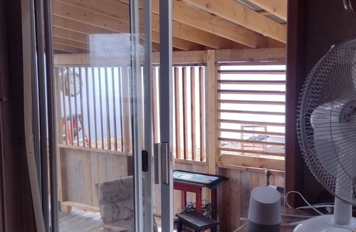 Russellville Cottage | Beautiful location right on the river bank , steps down to the shore and fishing