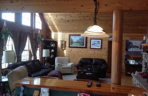 Margaree House | Beautiful Log Cabin close to beaches/Golf & Cabot Trail