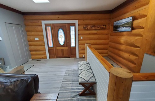 Blind Bay Cabin | Beautiful Log House in the Shuswap-Sorrento, BC