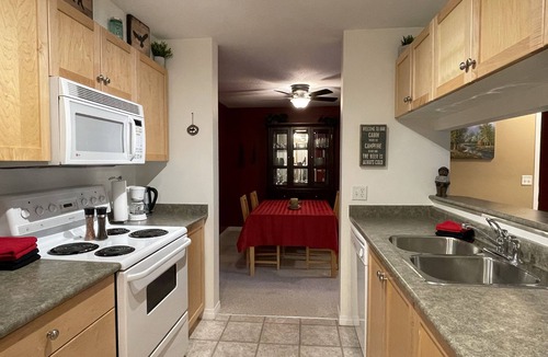 East Kootenay Condo | Beautiful Mountain View Condo, 2Bd, 2 Bath, Pool, Hot Tub