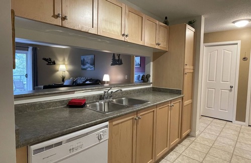 East Kootenay Condo | Beautiful Mountain View Condo, 2Bd, 2 Bath, Pool, Hot Tub