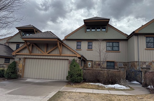 Aspen Glen House | Beautiful mountain lifestyle 3bedroom golf course fairway townhome in Aspen Glen