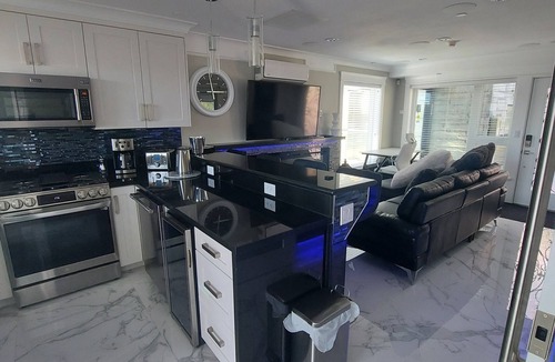 Vancouver South House | Beautiful New Luxury 3 Bedroom Townhouse