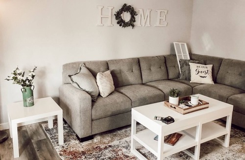 South Lethbridge House | Beautiful newly refinished Home with easy access to Lethbridge with lake close.