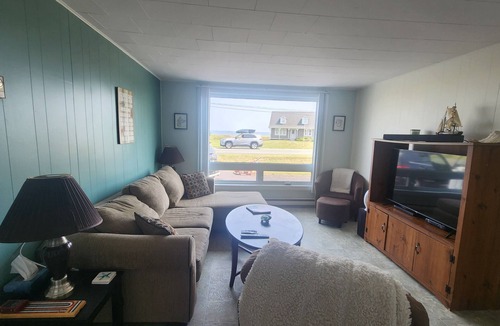 Cap-Bateau House | Beautiful Oceanfront 4 Season Home Away From Home