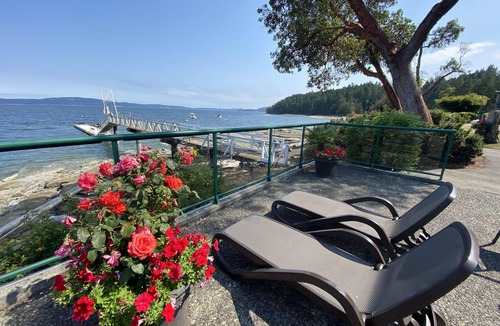 Yellow Point Condo | Beautiful Oceanfront Condo with Beach & Pool, Hot Tub and private dock