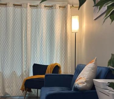Ottawa Division House | Beautiful one bedroom suite 5 minutes from Ottawa Int Airport