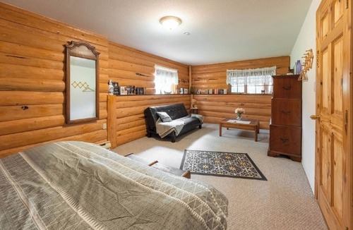 Deka Lake Bed & Breakfast | Beautiful Ranch stay for up to 10 people