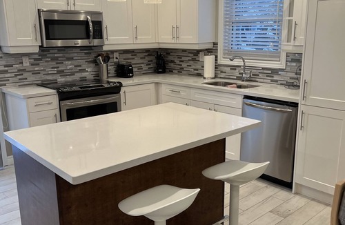 Turkey Point Cottage | Beautiful Shores of Lake Erie. 2 minutes to the beach.