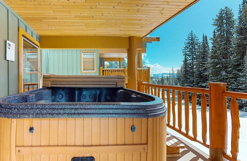 Snow Pine Estates House | Beautiful ski-in/ski-out townhome with hot tub & balcony - walk to the Village