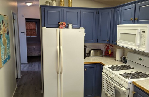 Sherkston Cottage | Beautiful, spacious 3 bedroom updated cottage sleeps 8 with A/C