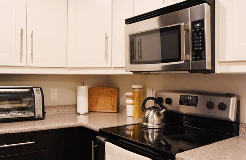 Lower Sumas Mountain House | Beautiful & Spacious 2 Bedroom Suite available for short term rental