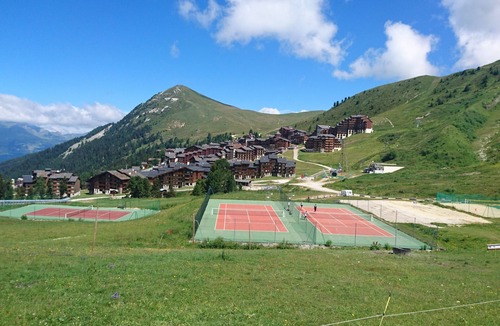 La Roche Ski Chalet | Beautiful, spacious chalet, with garden and bike room