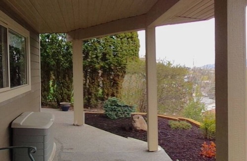 Vernon House | BEAUTIFUL SPACIOUS KALAMALKA LAKEVIEW SUITE - BEST SUMMER VACATION SPOT IN BC