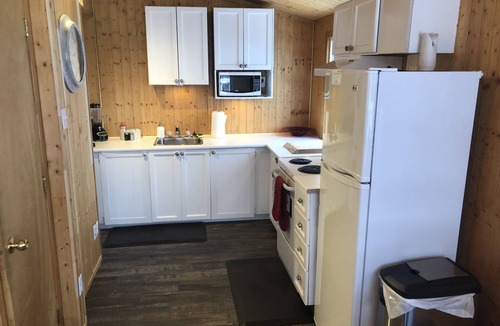 Mansfield-et-Pontefract Ski Chalet | Beautiful Tiny House with all amenities