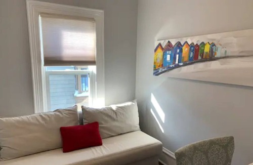 North End Apartment | Beautiful upper 3 bedroom flat in historic Halifax