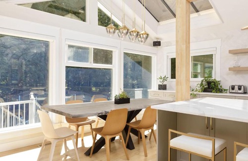 Blueridge House | Beautiful Villa with heated Pool hot tub by forest
