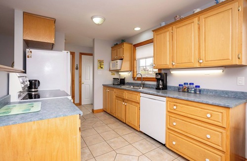 Anglo Rustico Cottage | Beautiful water view and only 15 mins to Cavendish & 30 mins to Charlottetown.