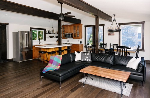Eagle Lake Cottage | Beautiful Waterfront 4 Season Lake House