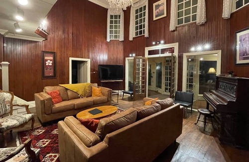 Orillia Cottage | Beautiful Waterfront Cottage - Only 1.5 hour away from Toronto!