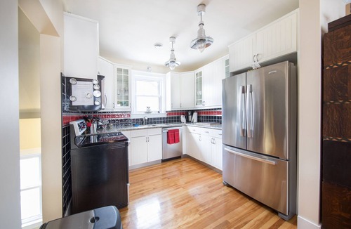 Walkerville Apartment | Beautifully renovated home in historic Walkerville.