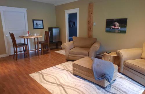 Port Alberni Bed & Breakfast | Beaver Hut Bed And Breakfast