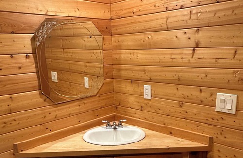 Golden Hotel | Beaverfoot Lodge