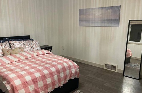 Sylvan Lake Bed & Breakfast | Bed and breakfast ∙ 1 bedroom ∙ 1 guest