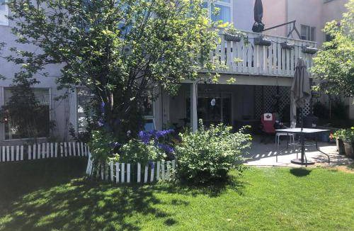 Northwest Calgary Bed & Breakfast | Bed and breakfast ∙ 2 guests