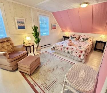 Grandes-Bergeronnes Bed & Breakfast | Bed & café Petit Papillon
