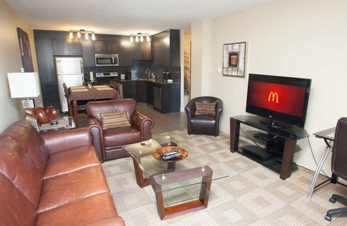 Connaught Condo | Beltline PH708