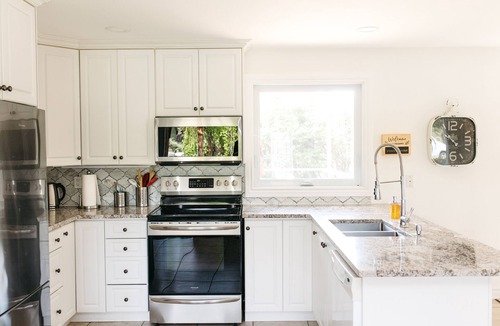 Niagara-on-the-Lake House | Best Location in NOTL, Steps away from everything! Vineyard Views!